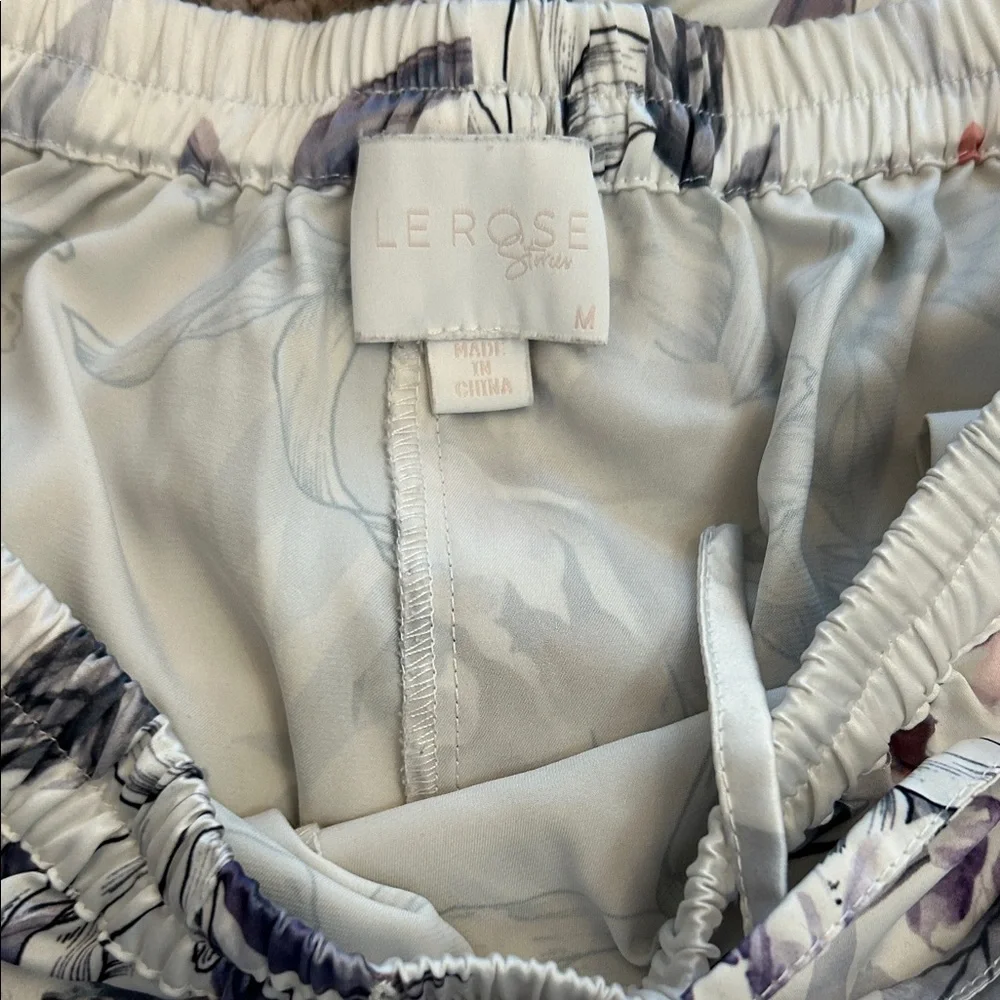 Silky Elegance, Floral Print Women's Shorty Pajama Set - Picture 3 of 6